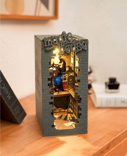 Könyvkuckó Varázsház 3D fa puzzle modell - Book Nook