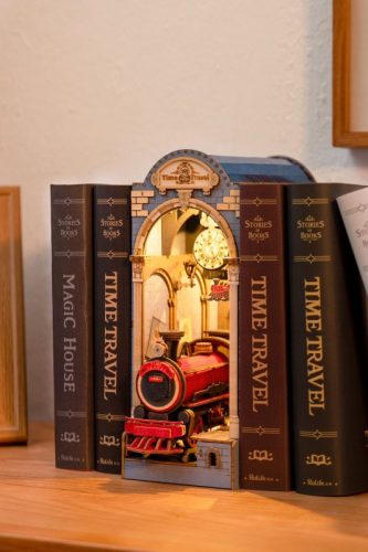 Könyvkuckó Időutazás 3D fa puzzle modell - Book Nook